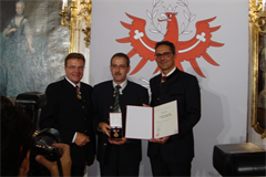 Verleihung der Verdienstmedaille an Herrn Peter Feger durch LH Günther Platter